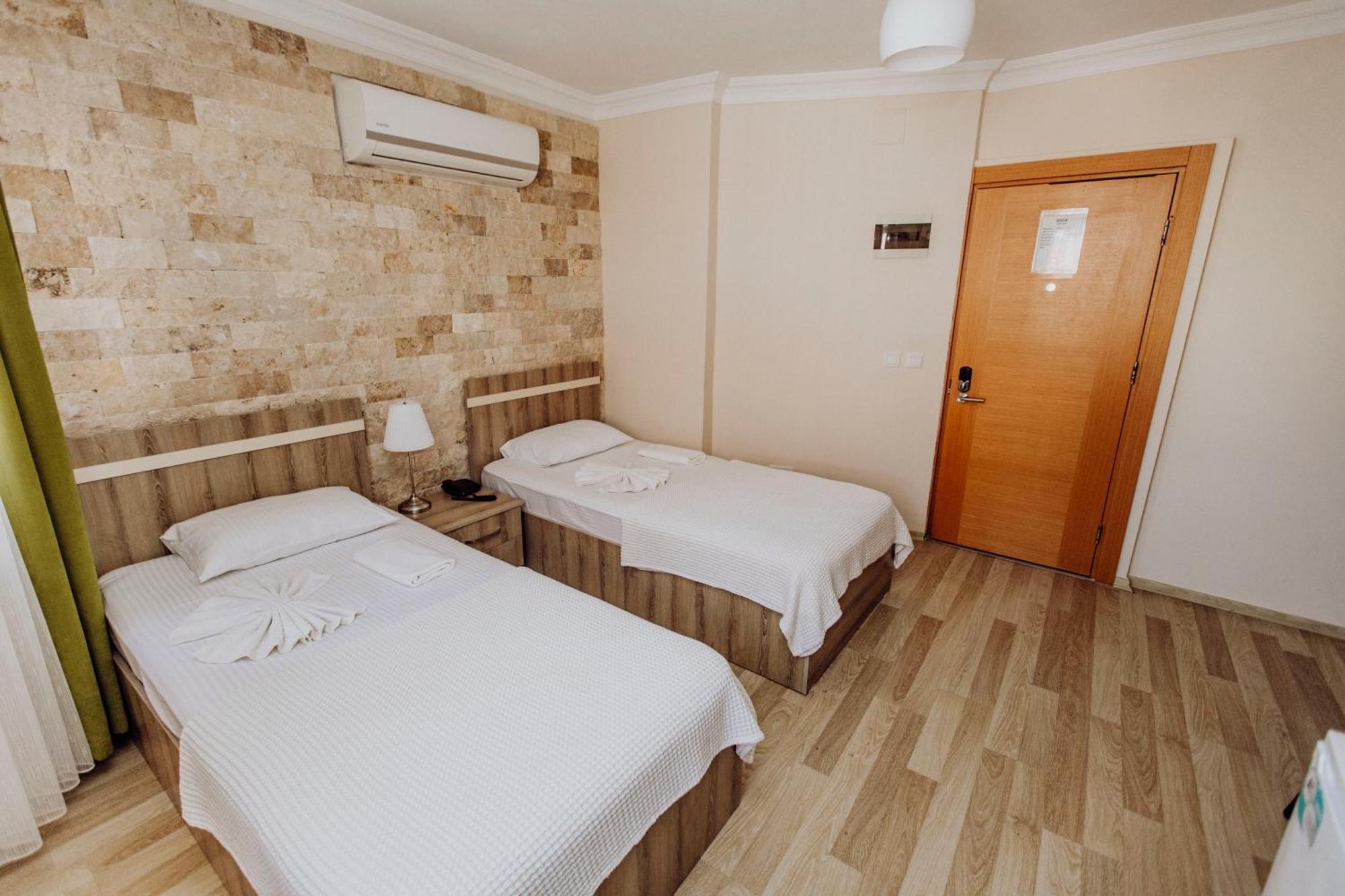 Karacan Park Hotel - Dalaman Airport Extérieur photo A room at the hotel